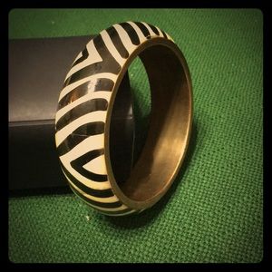 Banana republic enamel and brass zebra cuff 🦓